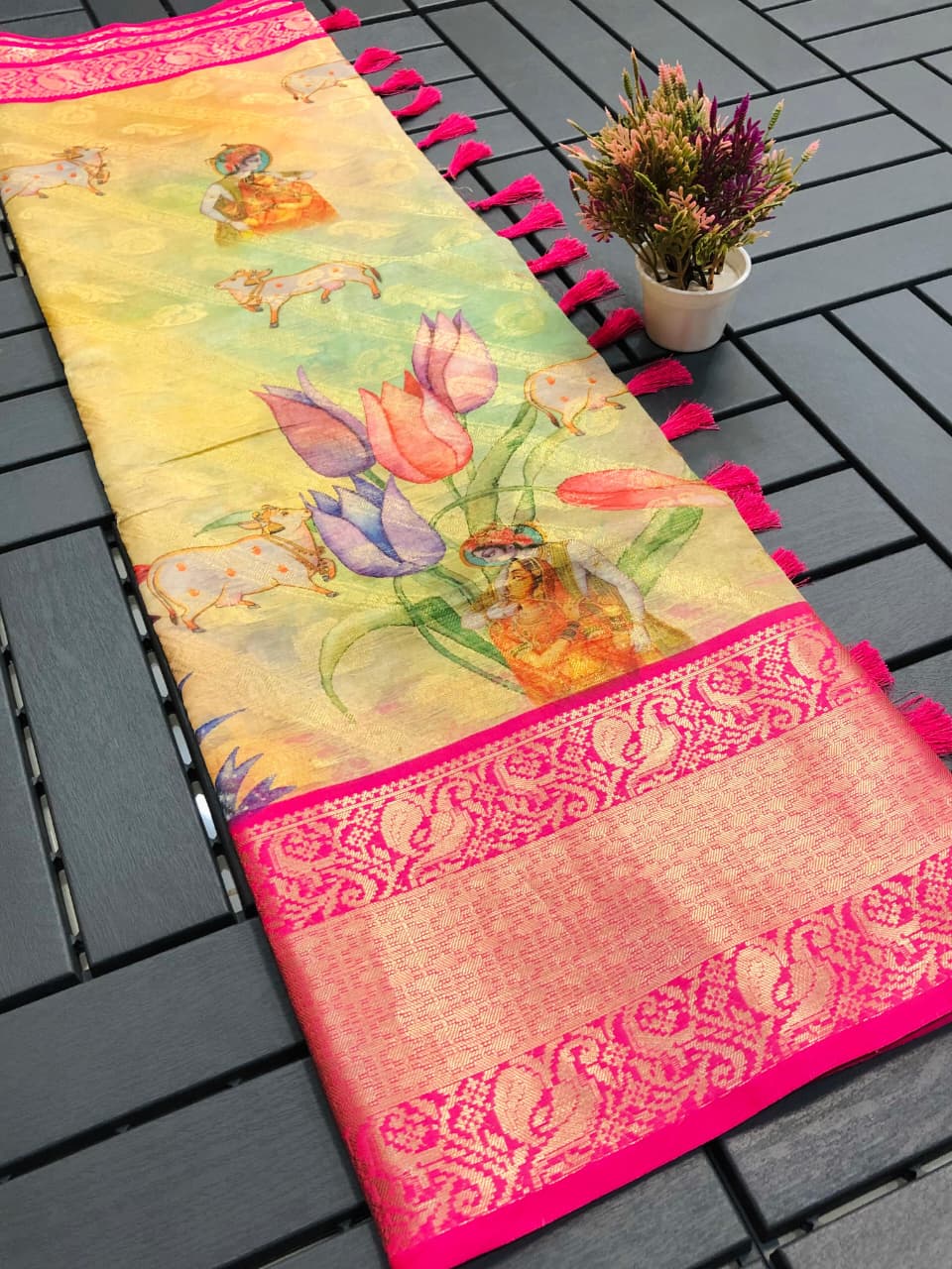 Chandrikapattu Soft Organza