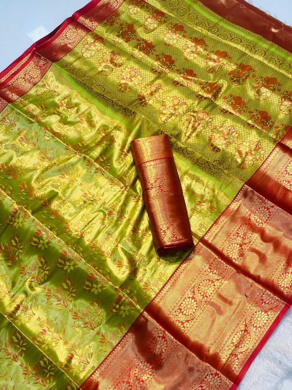 Bridal Kanjivaram Semi Silk Saree with Rich Weaving & Traditional Zari Border – Premium Wedding Wear for Boutique Displays & Festive Gifting