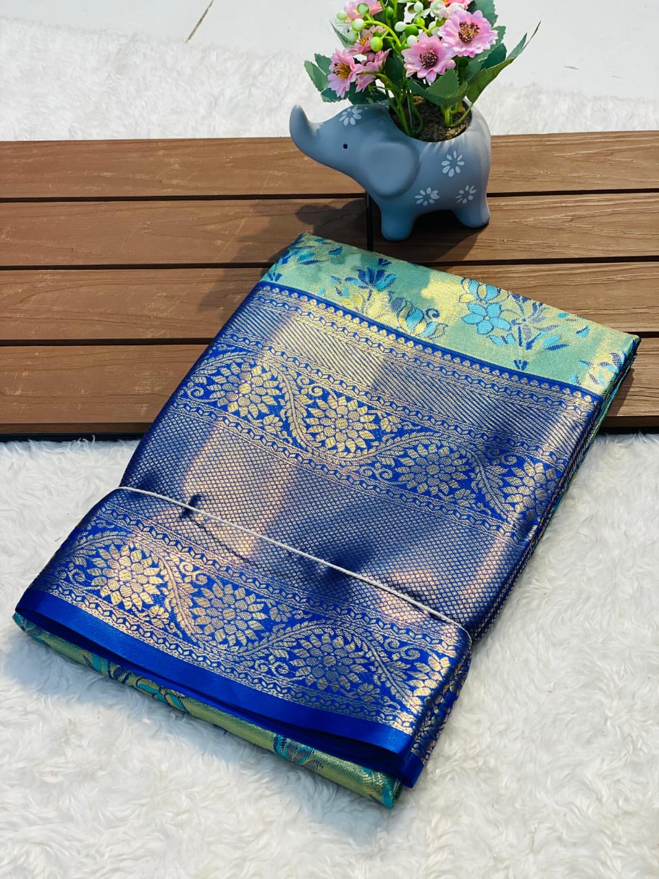 Bridal Kanjivaram Semi Silk Saree with Rich Weaving & Traditional Zari Border – Premium Wedding Wear for Boutique Displays & Festive Gifting