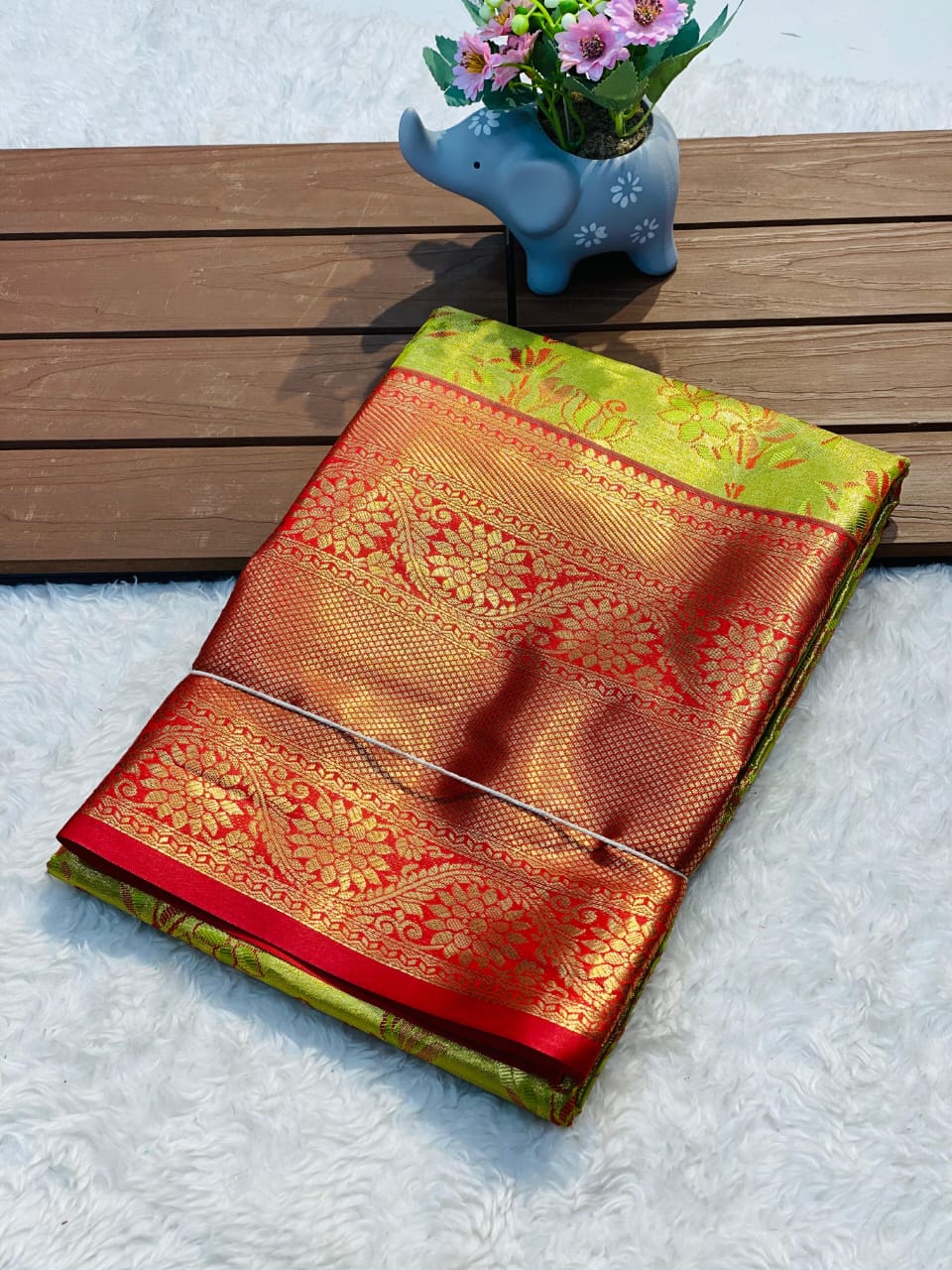 Bridal Kanjivaram Semi Silk Saree with Rich Weaving & Traditional Zari Border – Premium Wedding Wear for Boutique Displays & Festive Gifting