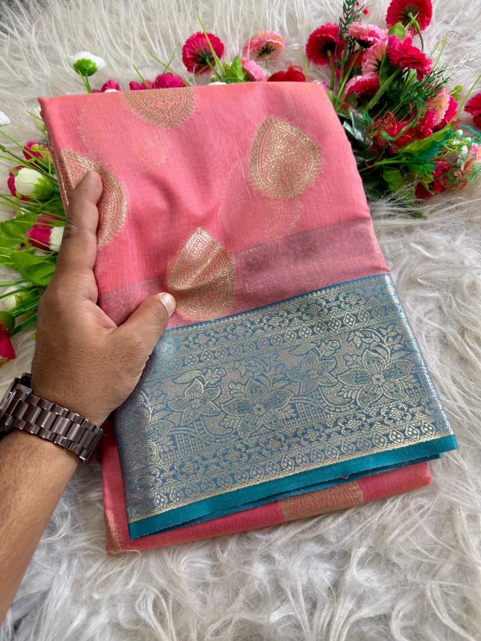 Maheshwari Cotton Silk Saree with Golden Zari & Rich Borders – Elegant Festive Wear for Boutique Displays & Traditional Gifting