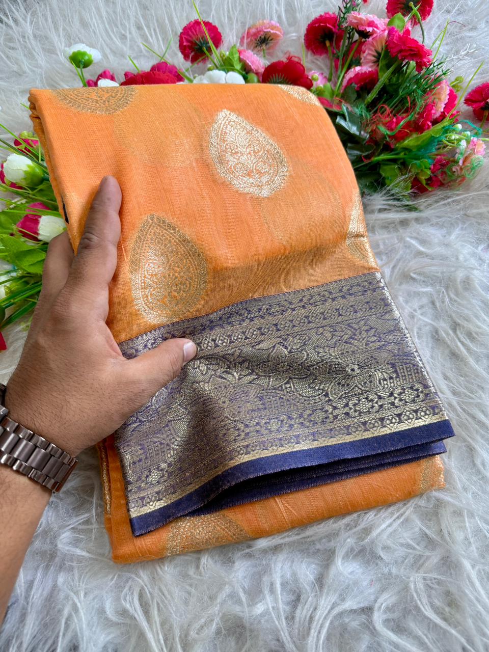 Maheshwari Cotton Silk Saree with Golden Zari & Rich Borders – Elegant Festive Wear for Boutique Displays & Traditional Gifting