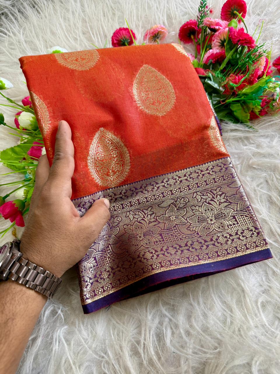 Maheshwari Cotton Silk Saree with Golden Zari & Rich Borders – Elegant Festive Wear for Boutique Displays & Traditional Gifting