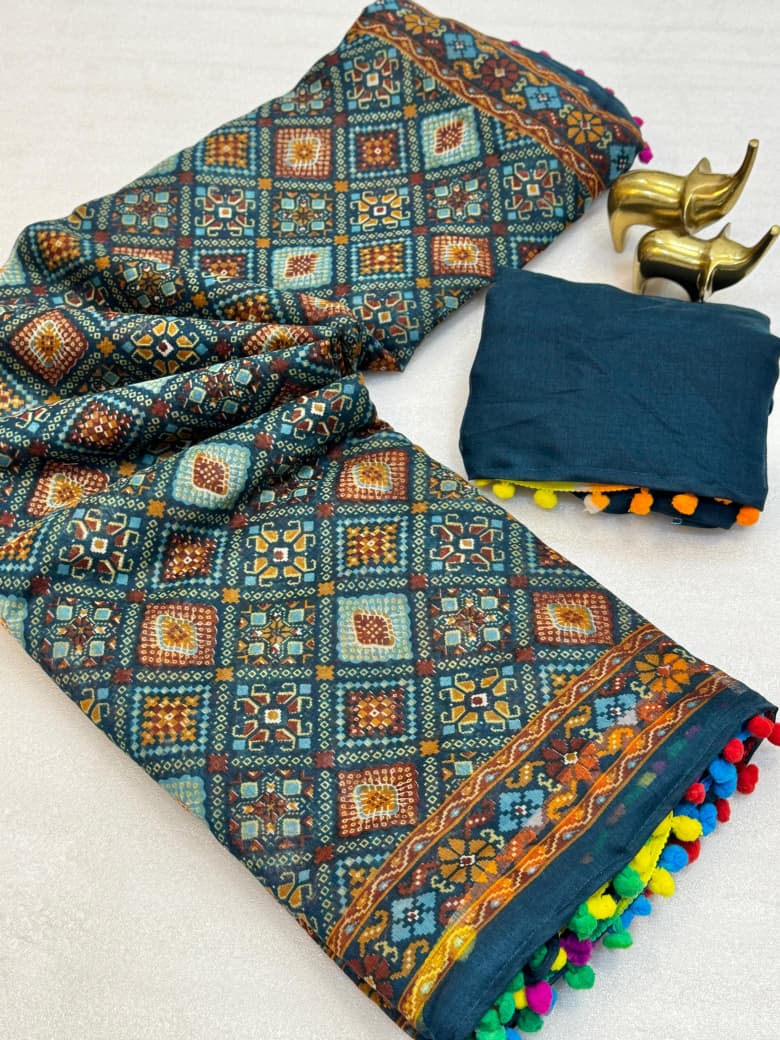 Mul Mul Soft Cotton Ikkat Print Saree with Pom Pom Border & Running Blouse – Playful Heritage for Boutique Displays & Festive Gifting