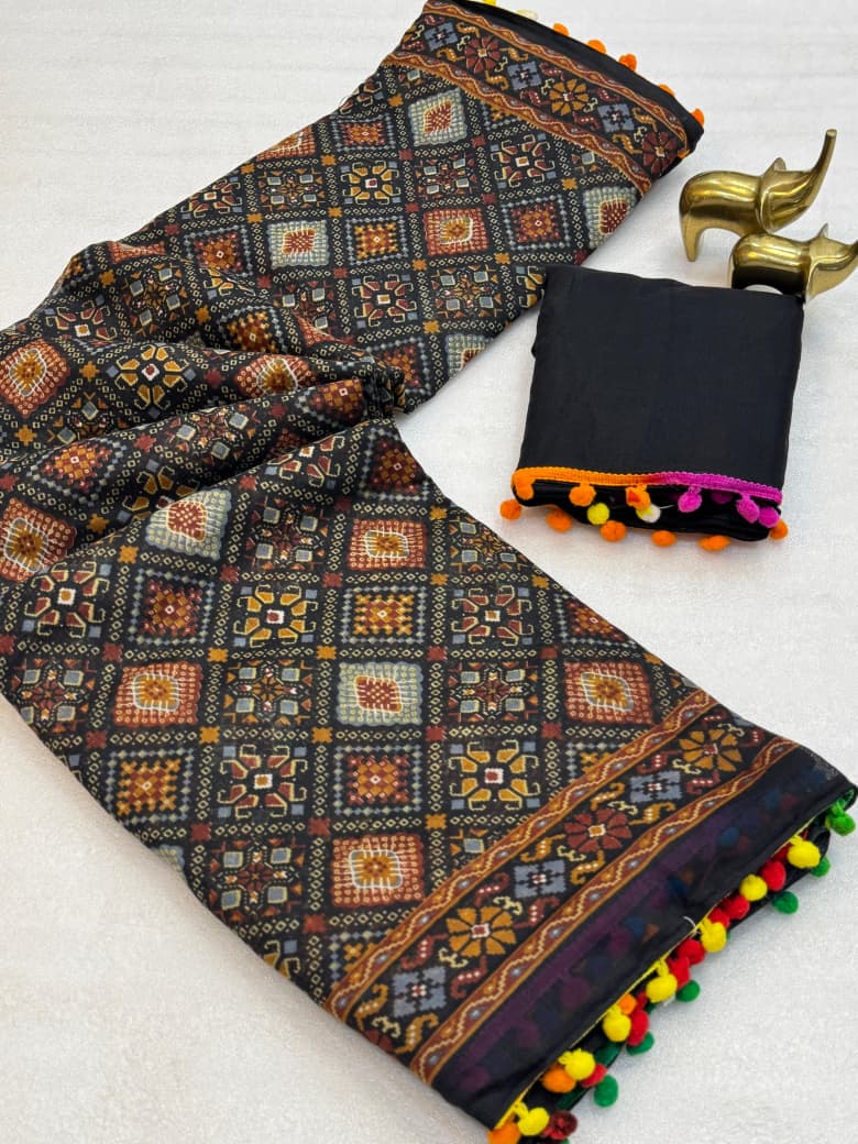Mul Mul Soft Cotton Ikkat Print Saree with Pom Pom Border & Running Blouse – Playful Heritage for Boutique Displays & Festive Gifting