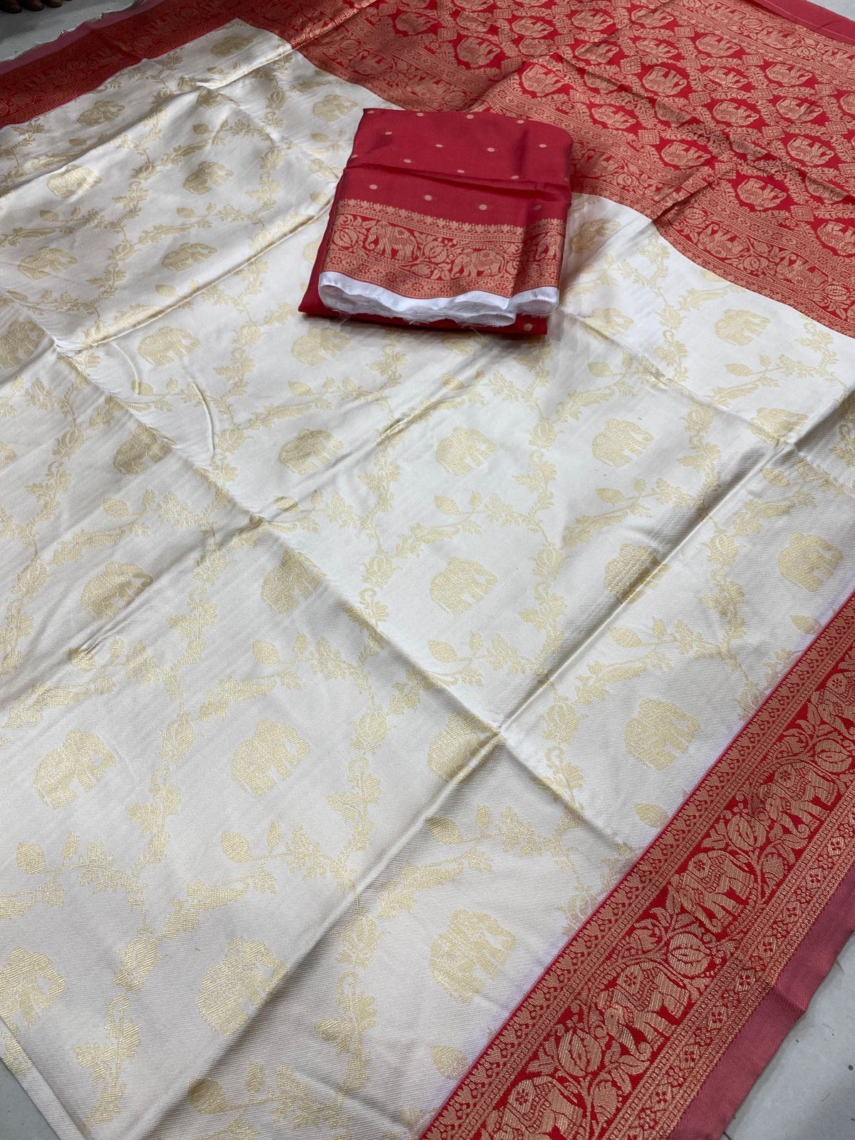 Organic Banarasi Soft Lichi Silk Saree with Rich Jacquard Work & Exclusive Blouse – Regal Comfort for Boutique Displays & Wedding Gifting