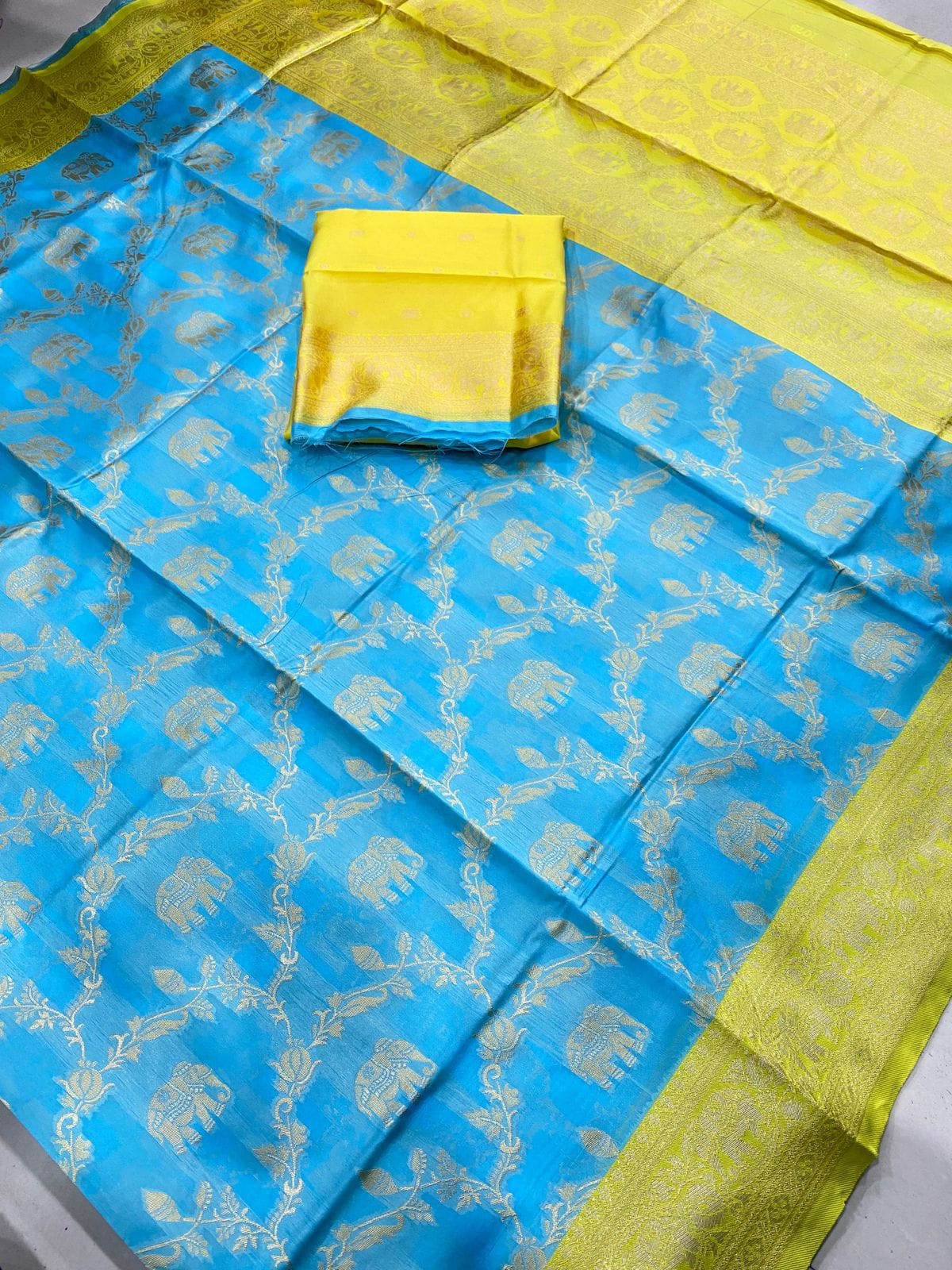 Organic Banarasi Soft Lichi Silk Saree with Rich Jacquard Work & Exclusive Blouse – Regal Comfort for Boutique Displays & Wedding Gifting