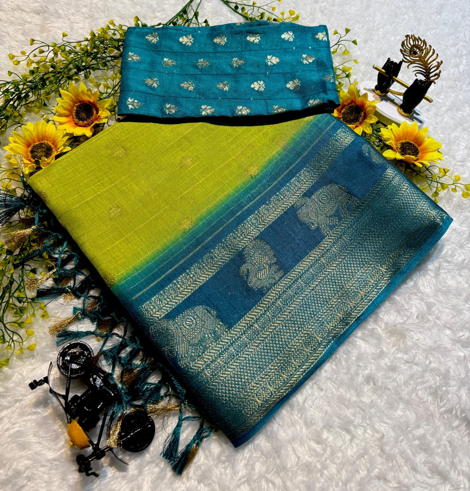 Semi Dola Saree with Floral Butti & Weaving Borders – Elegant Ethnic Wear for Boutique Displays & Festive Gifting