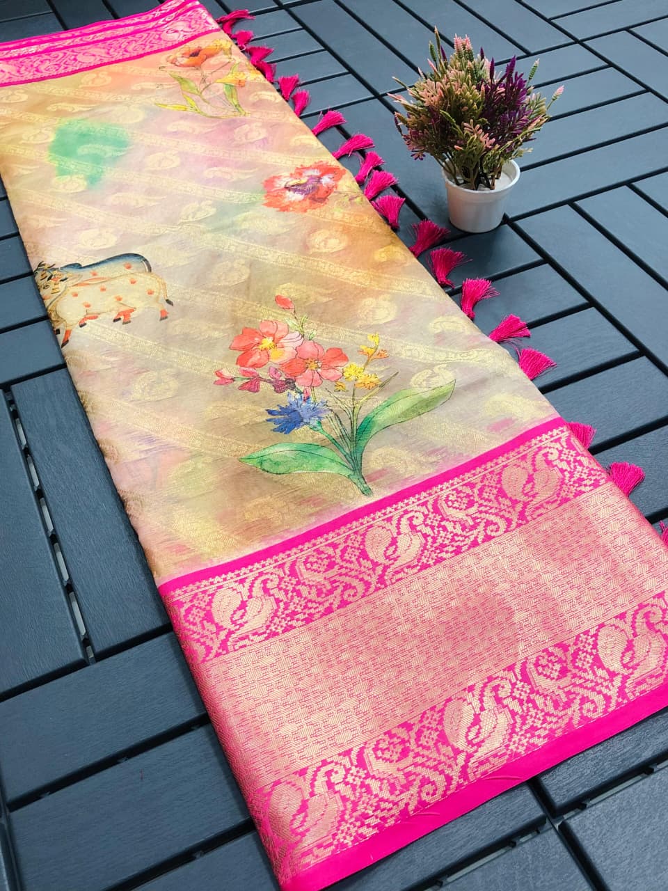 Heavy Chandrikapattu Soft Organza Jacquard Silk Saree with 3D Kalamkari Print & Zari Gold Weaving