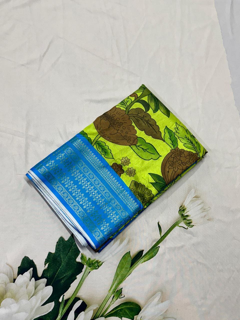 Fashion Fusion Semi-Crepe Saree with Tanjore & Floral Gap Border + Striped Pallu – Artistic Elegance for Boutique Displays & Festive Gifting