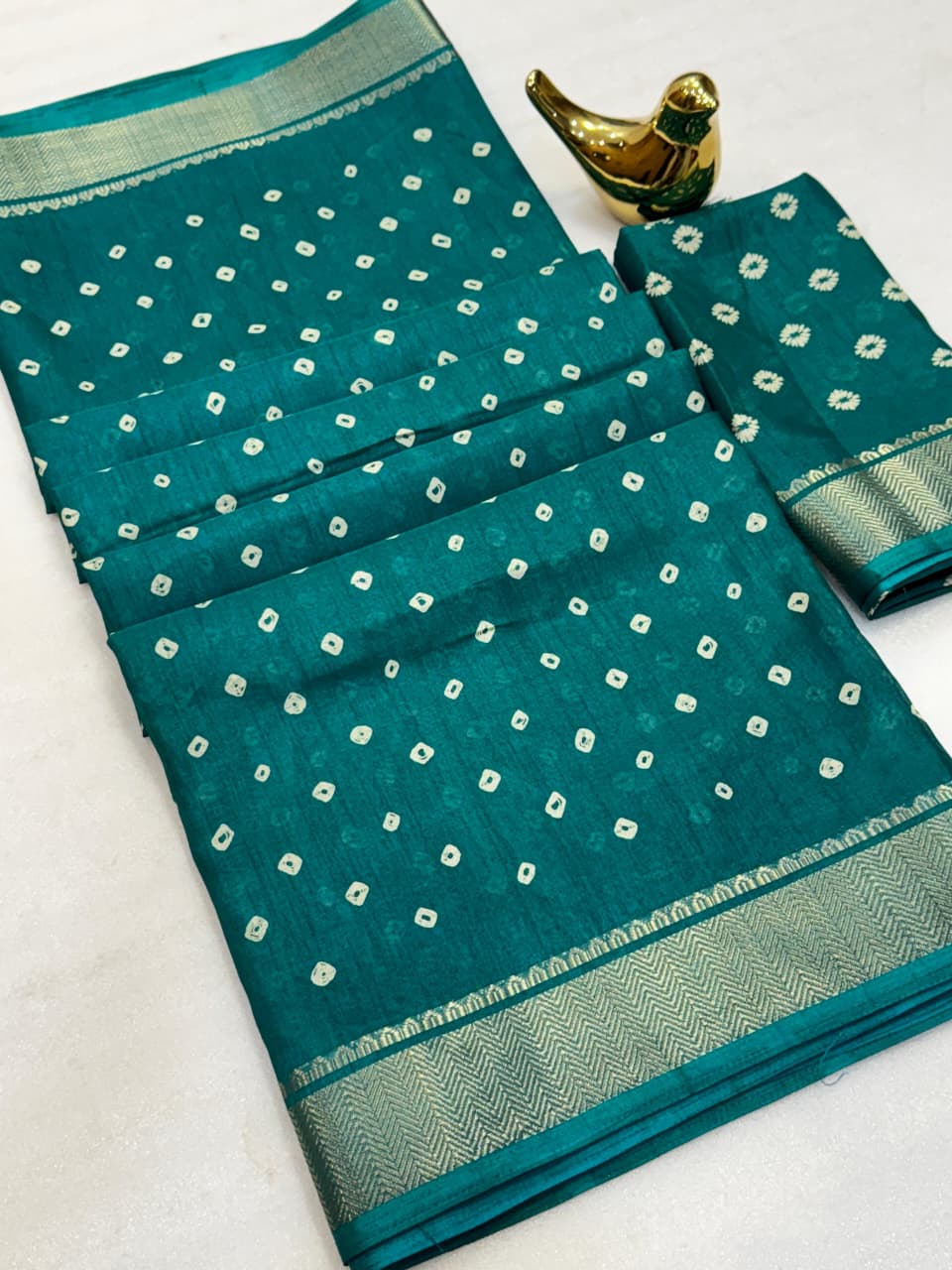 Dola Silk Saree with Bandhani Print & Zari Border – Festive Radiance for Boutique Displays