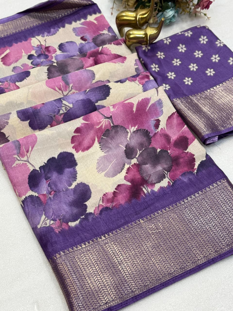 Dola Silk Saree with Floral Print & Zari Border – Graceful Bloom for Boutique Displays & Festive Bulk Orders