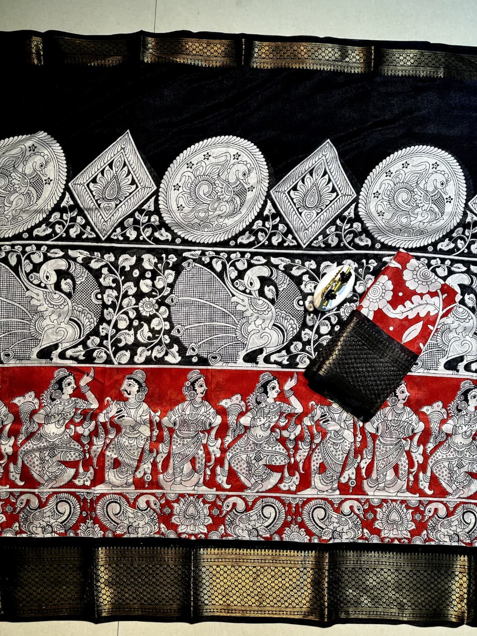 Pure Dola Silk Saree with Original Jacquard Border & Running Blouse – Premium Elegance for Boutique Displays & Bulk Orders