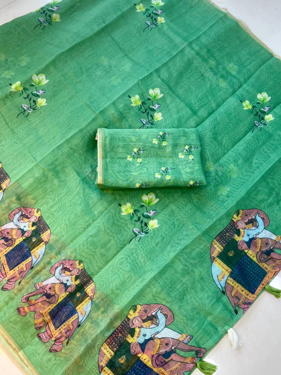 Pure Soft Chanderi Cotton Saree with Zari Pattu Border & Tassel Pallu – Graceful Heritage for Boutique Displays & Festive Bulk Orders