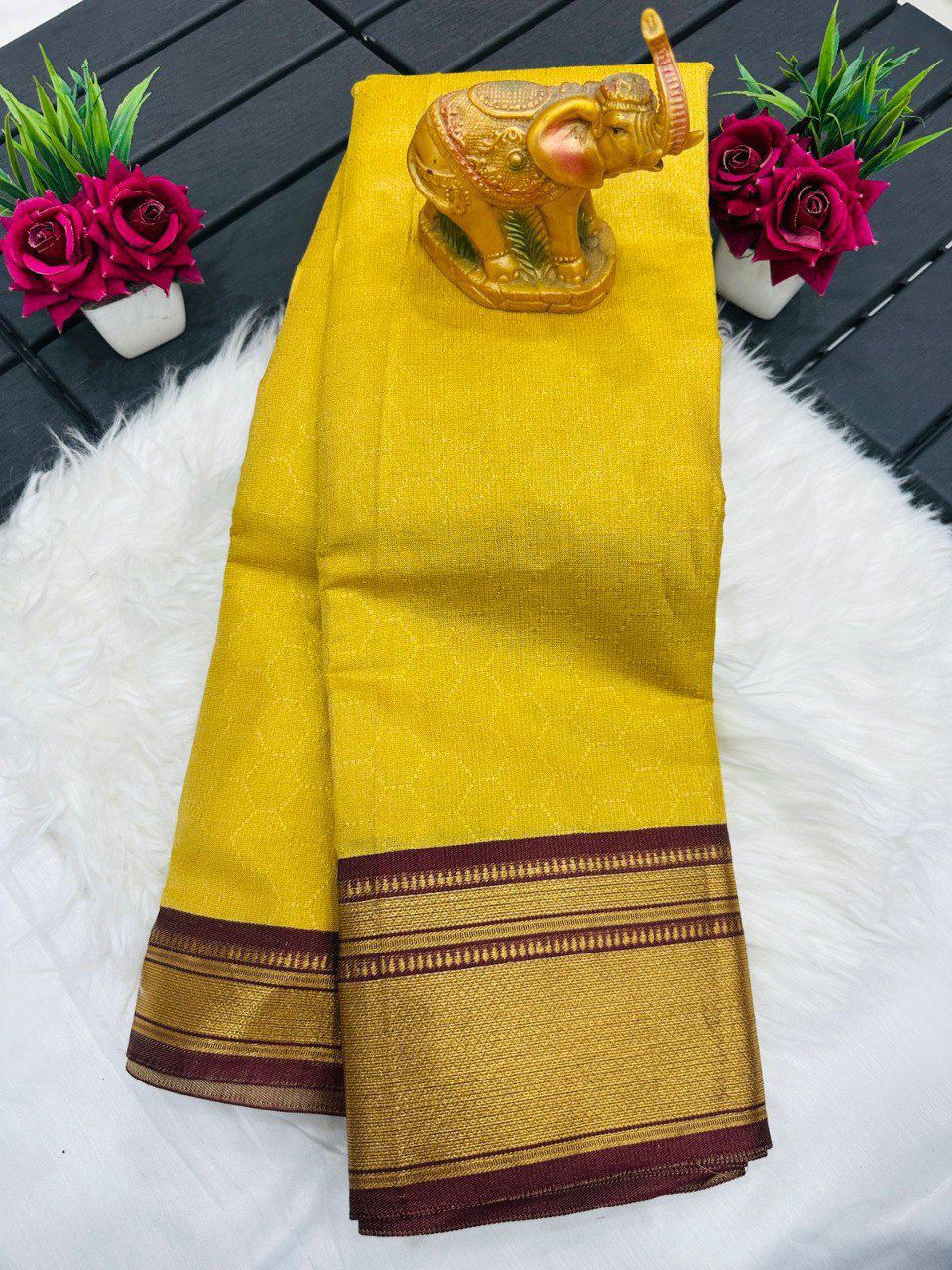 Pure Mercerised Kanchivaram Silk Saree with Small Checks Zari Pattern & Contrast Jacquard Blouse – Regal Heritage for Boutique Displays & Festive Bulk Orders