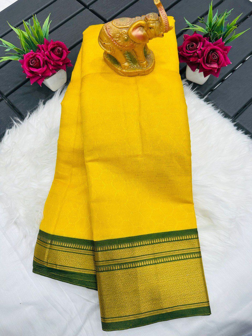 Pure Mercerised Kanchivaram Silk Saree with Small Checks Zari Pattern & Contrast Jacquard Blouse – Regal Heritage for Boutique Displays & Festive Bulk Orders