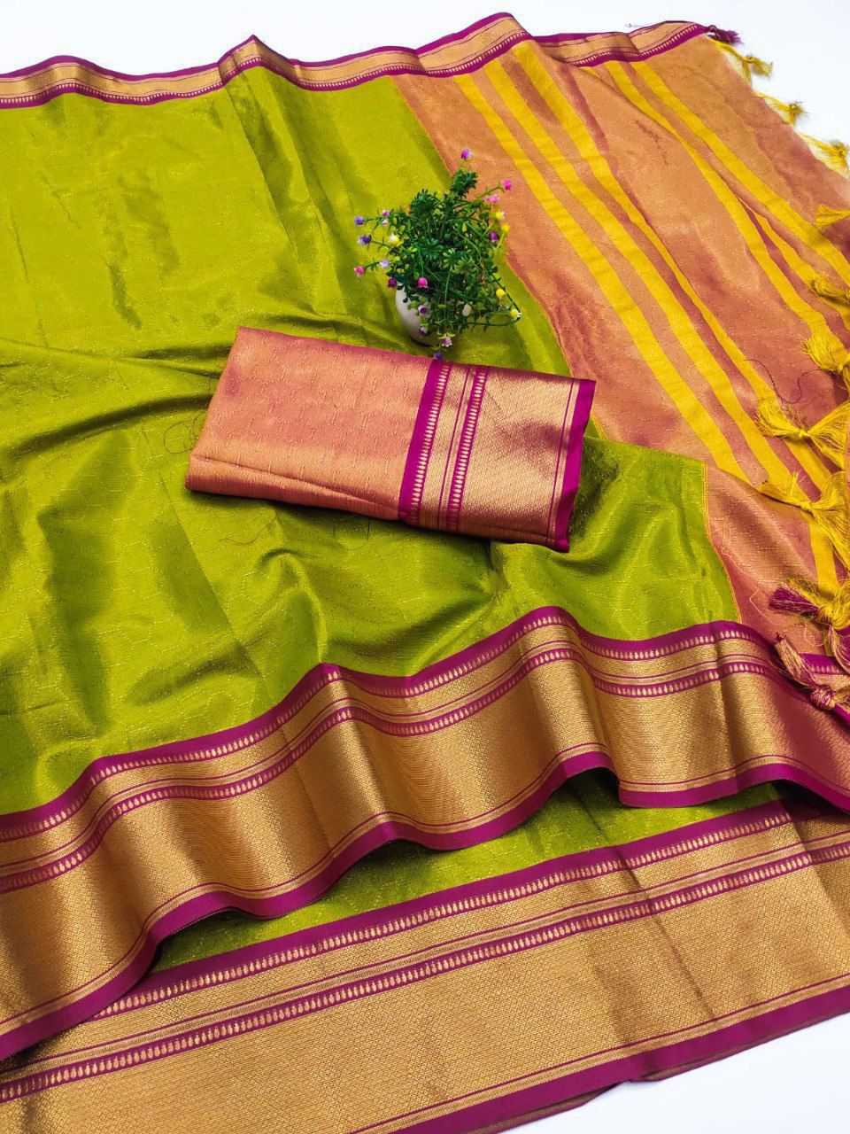 Pure Mercerised Kanchivaram Silk Saree with Small Checks Zari Pattern & Contrast Jacquard Blouse – Regal Heritage for Boutique Displays & Festive Bulk Orders