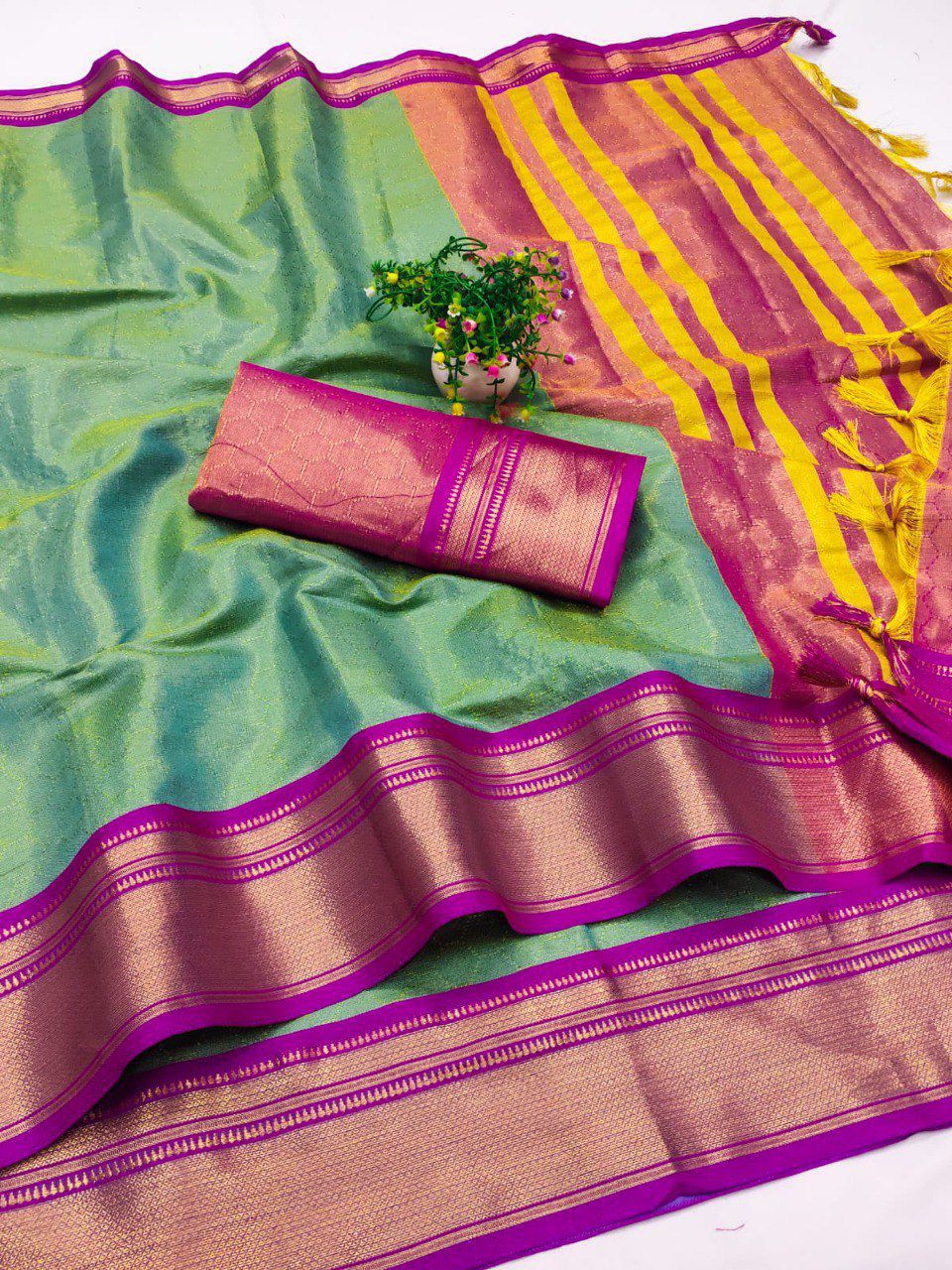 Pure Mercerised Kanchivaram Silk Saree with Small Checks Zari Pattern & Contrast Jacquard Blouse – Regal Heritage for Boutique Displays & Festive Bulk Orders