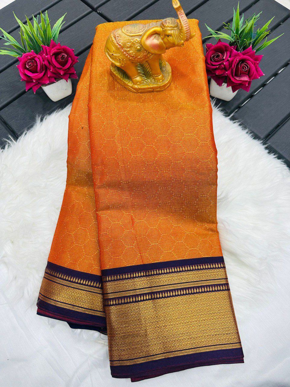 Pure Mercerised Kanchivaram Silk Saree with Small Checks Zari Pattern & Contrast Jacquard Blouse – Regal Heritage for Boutique Displays & Festive Bulk Orders