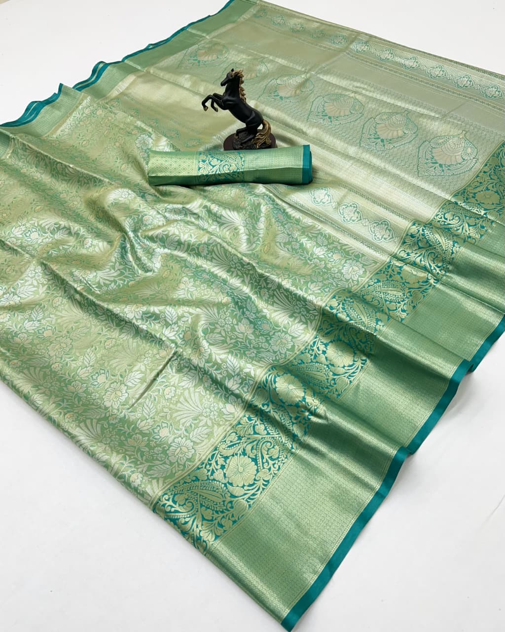 Bridal Kanchipuram Silk Saree – Royal Zari Weave with Floral & Paisley Motifs