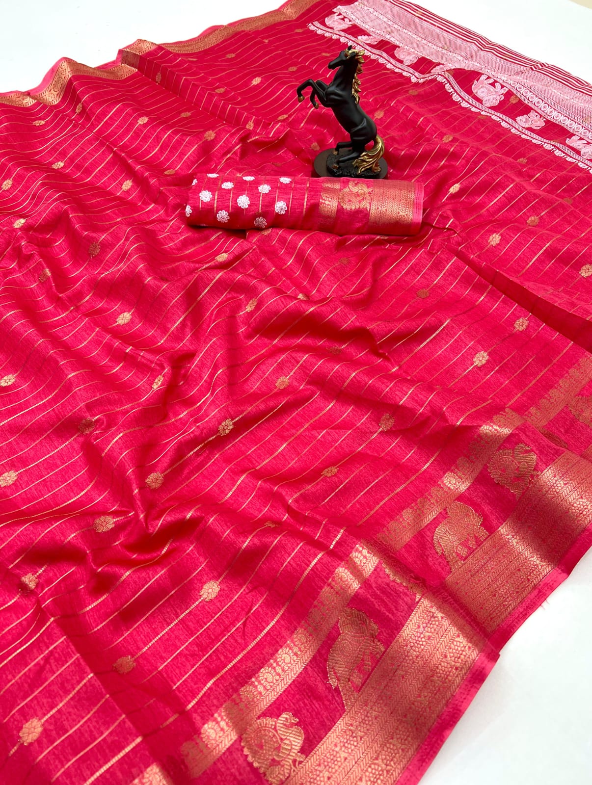 🌿 Premium Fox Georgette Saree – Kalamkari Border, Copper Zari Weaving & Designer Butti Blouse 🌿