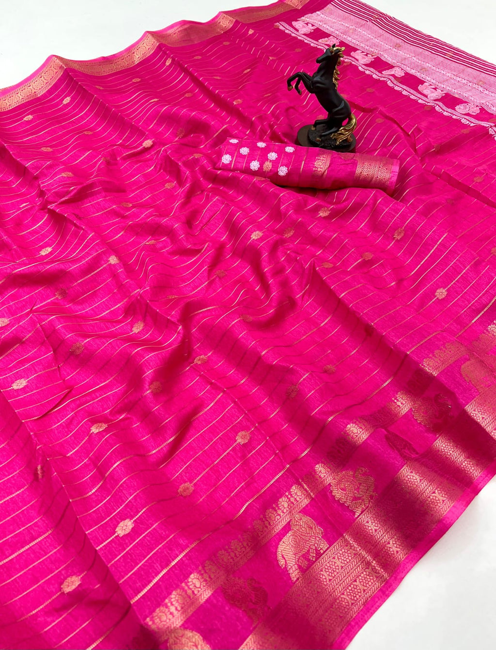 🌿 Premium Fox Georgette Saree – Kalamkari Border, Copper Zari Weaving & Designer Butti Blouse 🌿