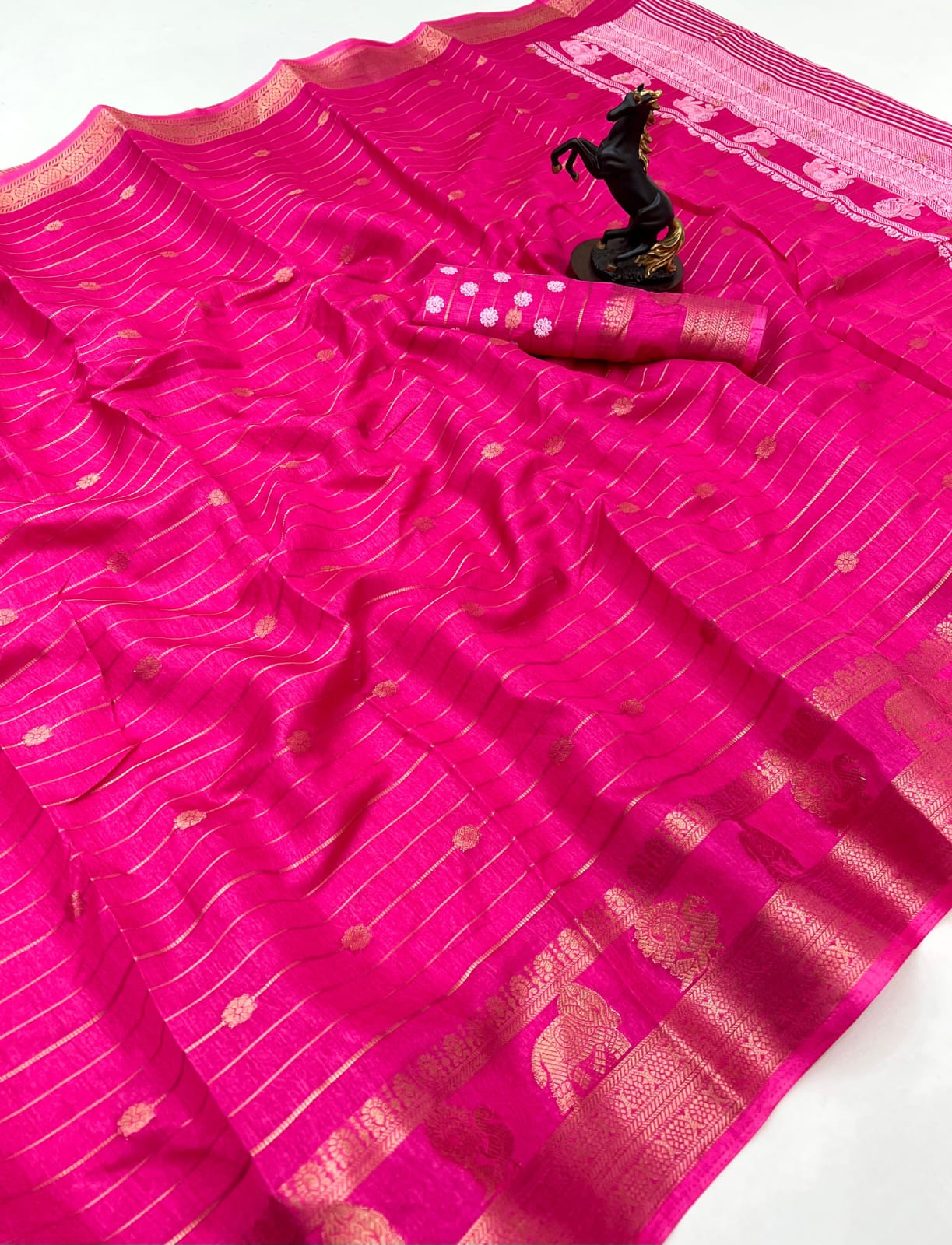 🌿 Premium Fox Georgette Saree – Kalamkari Border, Copper Zari Weaving & Designer Butti Blouse 🌿