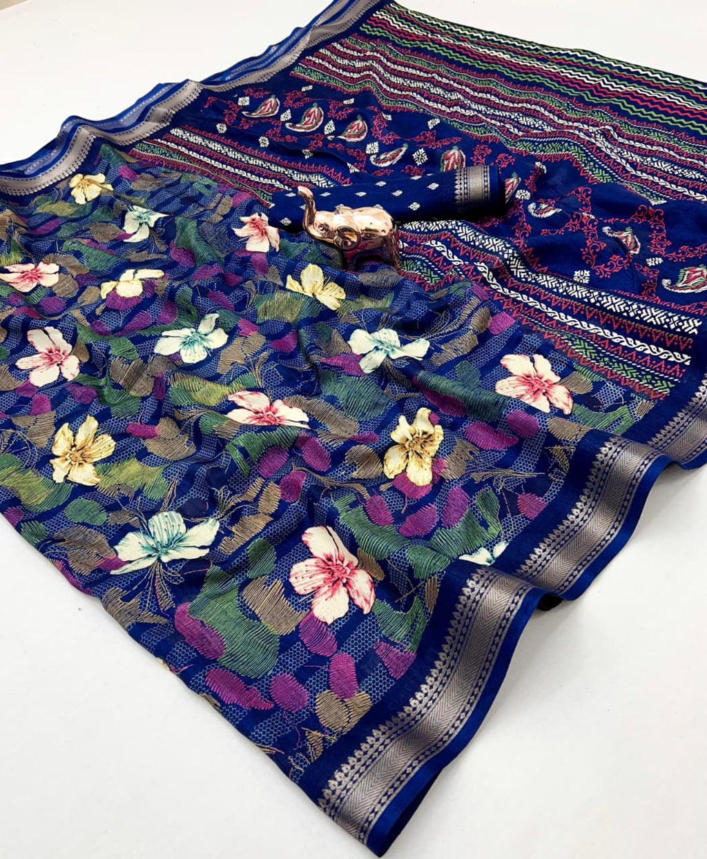 Blend Cotton Saree with Floral Prints, Zari Border & Contrast Blouse – Stylish Designer Collection