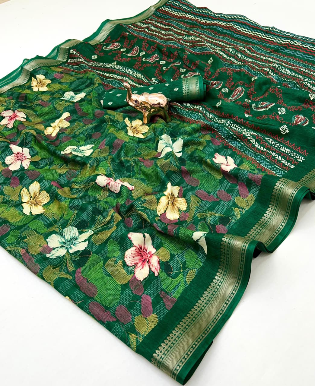 Blend Cotton Saree with Floral Prints, Zari Border & Contrast Blouse – Stylish Designer Collection