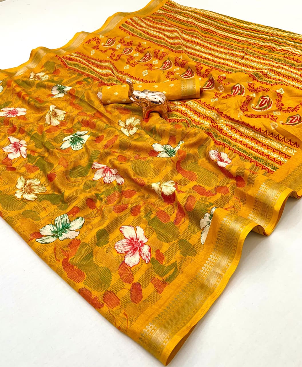 Blend Cotton Saree with Floral Prints, Zari Border & Contrast Blouse – Stylish Designer Collection