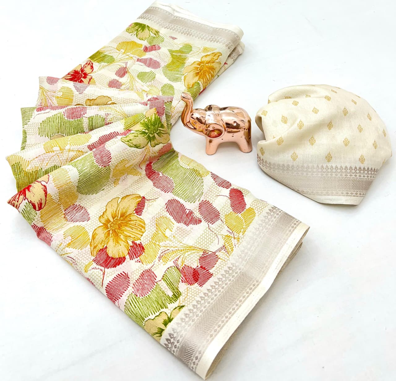 Blend Cotton Saree with Floral Prints, Zari Border & Contrast Blouse – Stylish Designer Collection