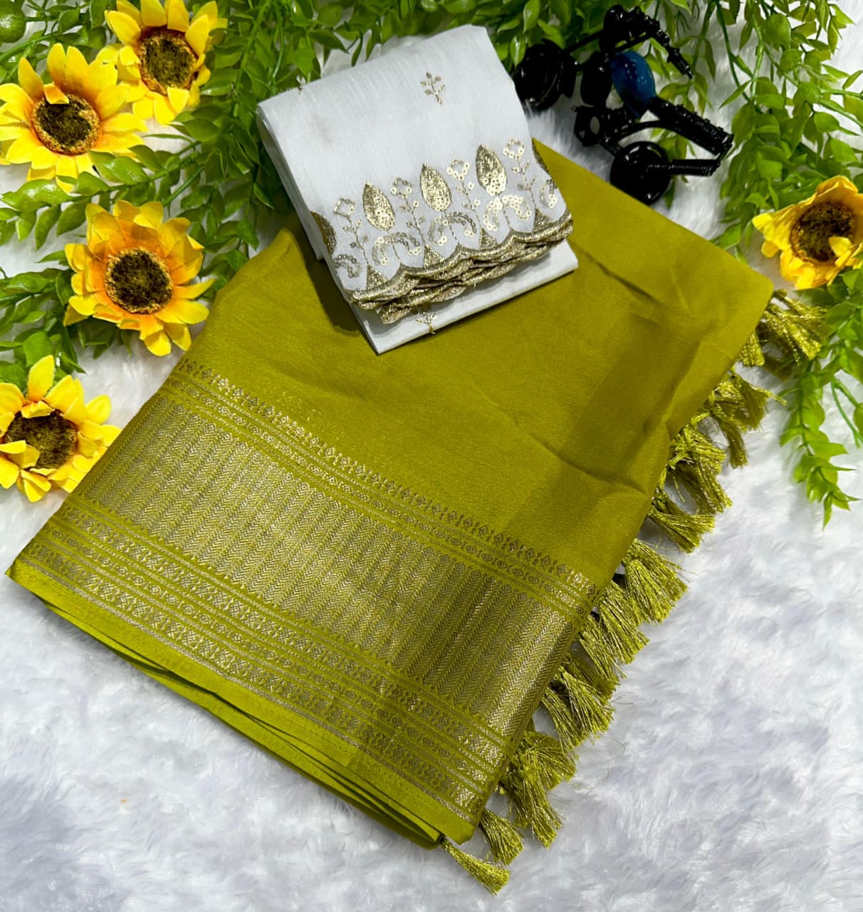 Heavy Crepe Silk Saree with Allover Weaving & Tone‑to‑Tone Padding Border – Premium Boutique Collection