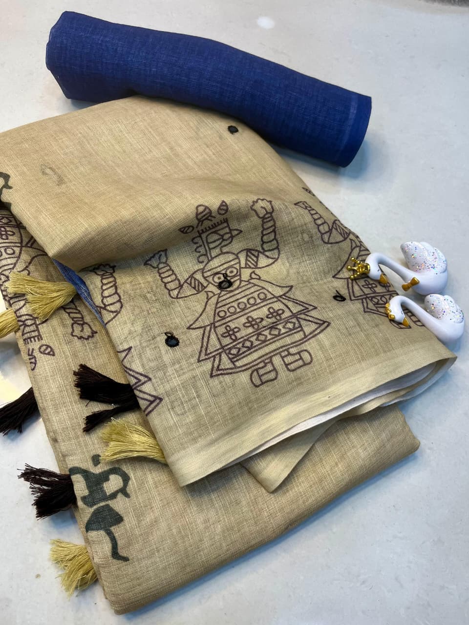 Soft Linen Cotton Saree with Aari Mirror Work & Tassled Pallu – Premium New Arrival