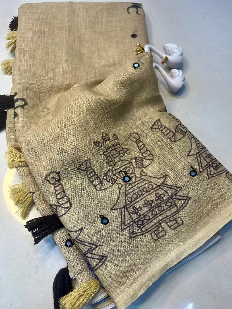 Soft Linen Cotton Saree with Aari Mirror Work & Tassled Pallu – Premium New Arrival