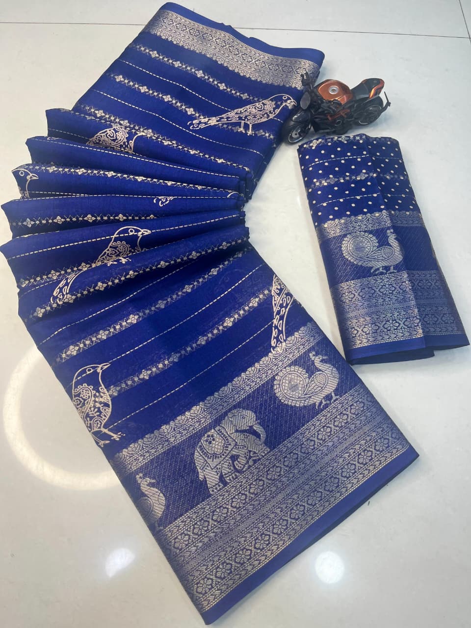 Viscose Georgette Saree with All-Over Floral Print & Printed Blouse – Lightweight Grace for Boutique Elegance