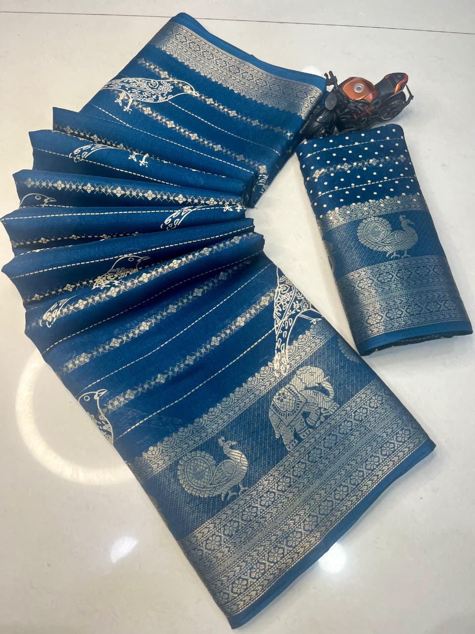 Viscose Georgette Saree with All-Over Floral Print & Printed Blouse – Lightweight Grace for Boutique Elegance