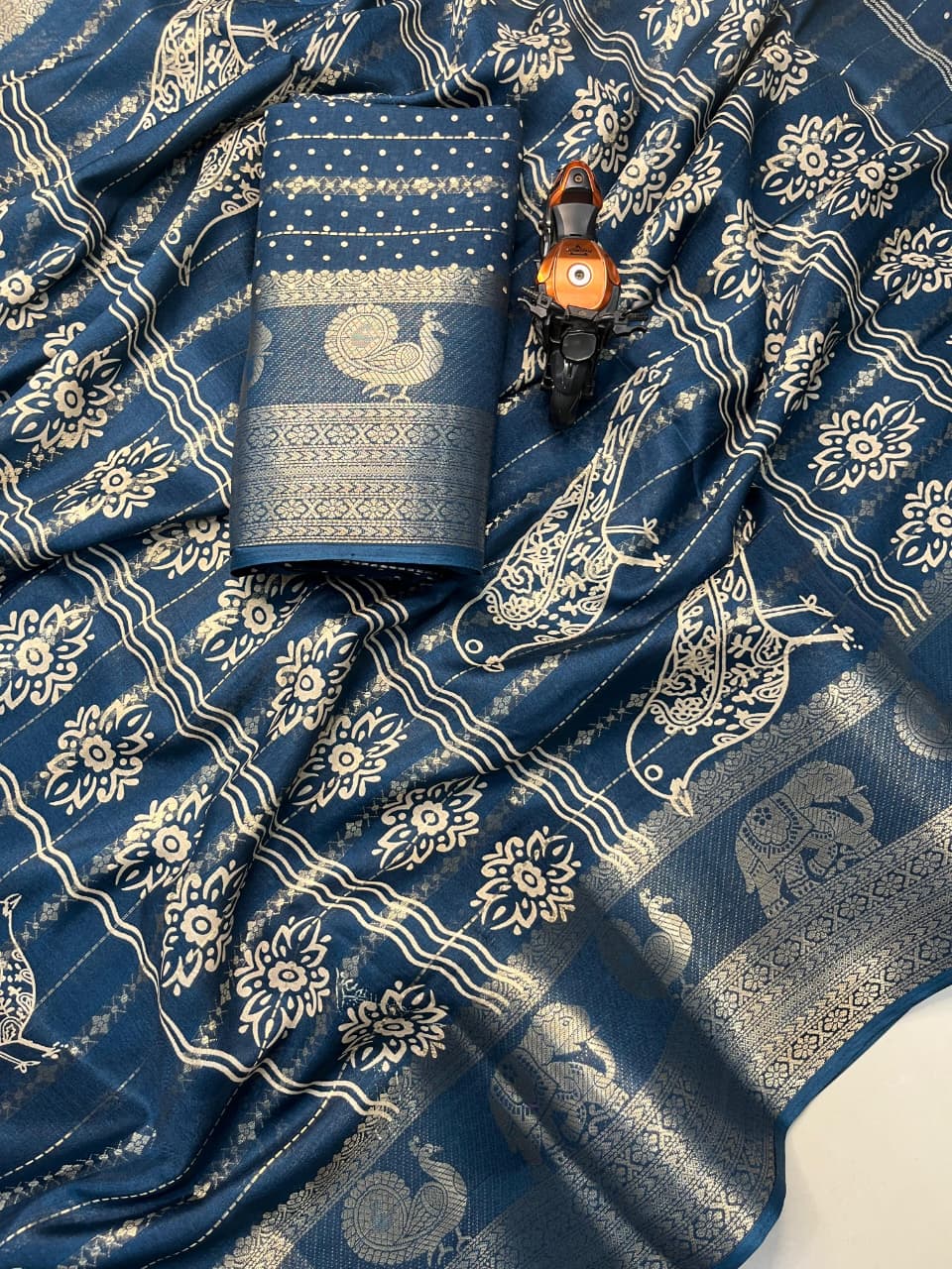 Viscose Georgette Saree with All-Over Floral Print & Printed Blouse – Lightweight Grace for Boutique Elegance