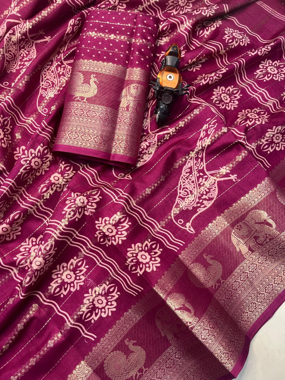 Viscose Georgette Saree with All-Over Floral Print & Printed Blouse – Lightweight Grace for Boutique Elegance
