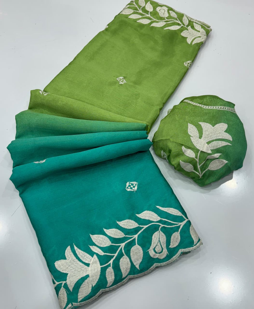 Double-Shaded Pure Chinon Silk Saree with Multi-Thread Embroidery – Elegant Party Wear for Boutique Bulk Orders