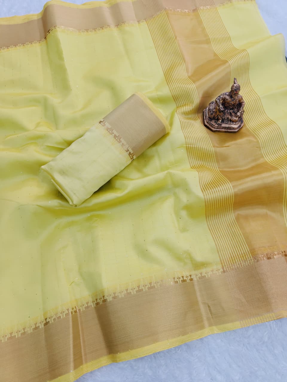 Heavy  maheshwari silk saree with gold jacquard border and gold rich pallu embedded with sequence weave work allover saree with Perfectly matched blouse piece and pallu