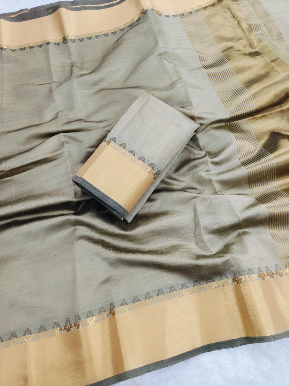 Heavy  maheshwari silk saree with gold jacquard border and gold rich pallu embedded with sequence weave work allover saree with Perfectly matched blouse piece and pallu