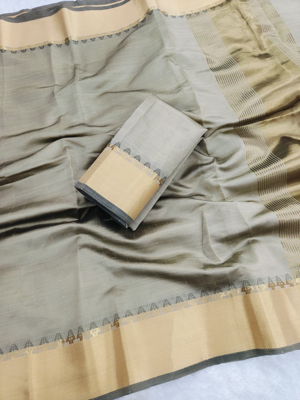 Heavy  maheshwari silk saree with gold jacquard border and gold rich pallu embedded with sequence weave work allover saree with Perfectly matched blouse piece and pallu