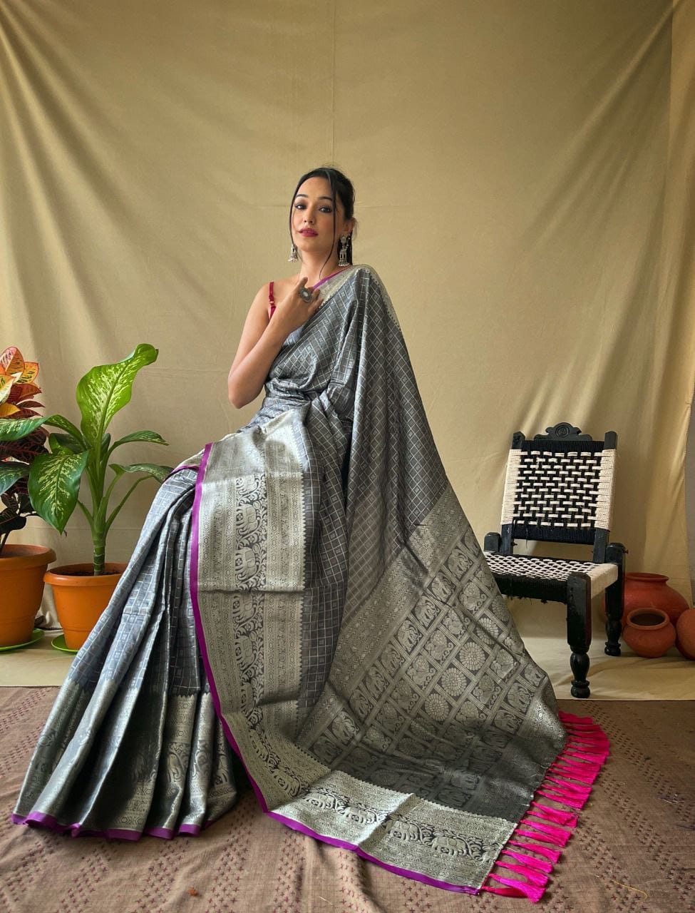 Premium Khicha Checks Silk Saree with Rich Zari Pallu & Kanchipuram Border – Elegant Festive Wear for Boutique Display