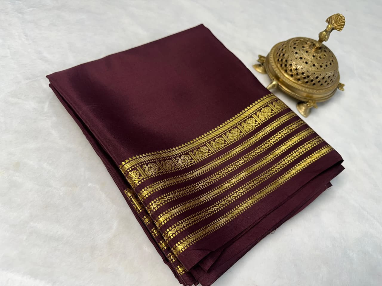 Semi Mysore Crape Silk Saree with Fancy Border & Chit Pallu – Soft Elegance for Boutique Displays & Festive Bulk Orders