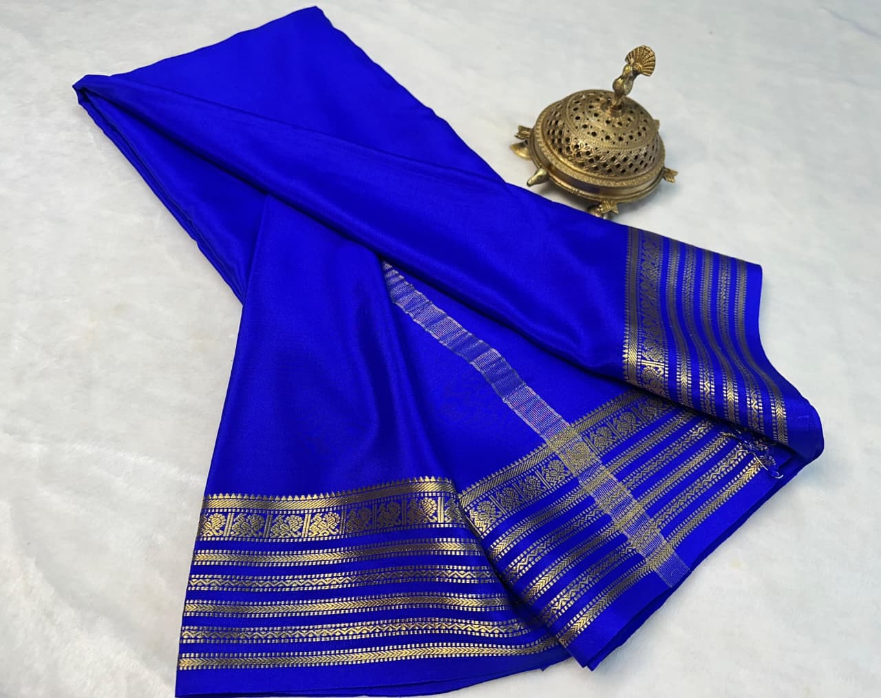 Semi Mysore Crape Silk Saree with Fancy Border & Chit Pallu – Soft Elegance for Boutique Displays & Festive Bulk Orders