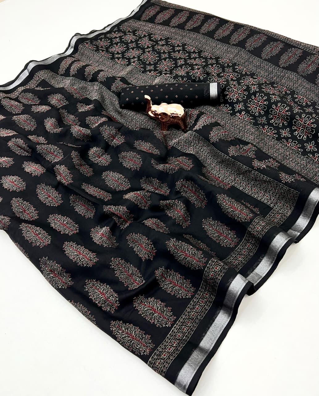 Heavy Semi-Cotton Saree with Ajrakh Print & Silver Zari Border + Matching Blouse – Ethnic Sophistication for Boutique Displays & Festive Bulk Orders