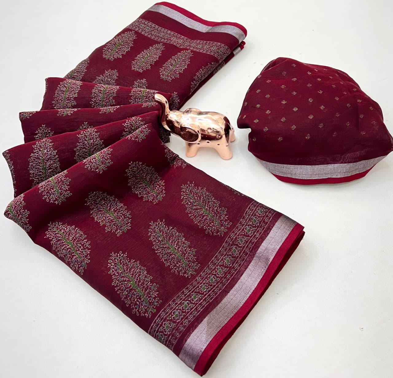 Heavy Semi-Cotton Saree with Ajrakh Print & Silver Zari Border + Matching Blouse – Ethnic Sophistication for Boutique Displays & Festive Bulk Orders