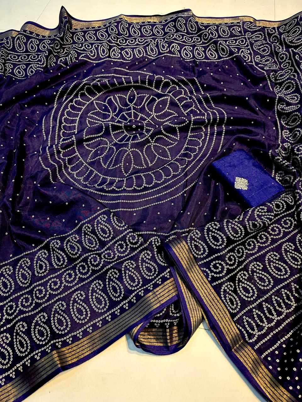 Super Hit Dola Silk Crush Premium Saree with Jacquard Border & Running Blouse – Boutique Favorite & Festive Gifting