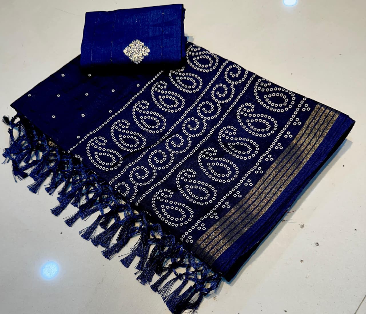Super Hit Dola Silk Crush Premium Saree with Jacquard Border & Running Blouse – Boutique Favorite & Festive Gifting