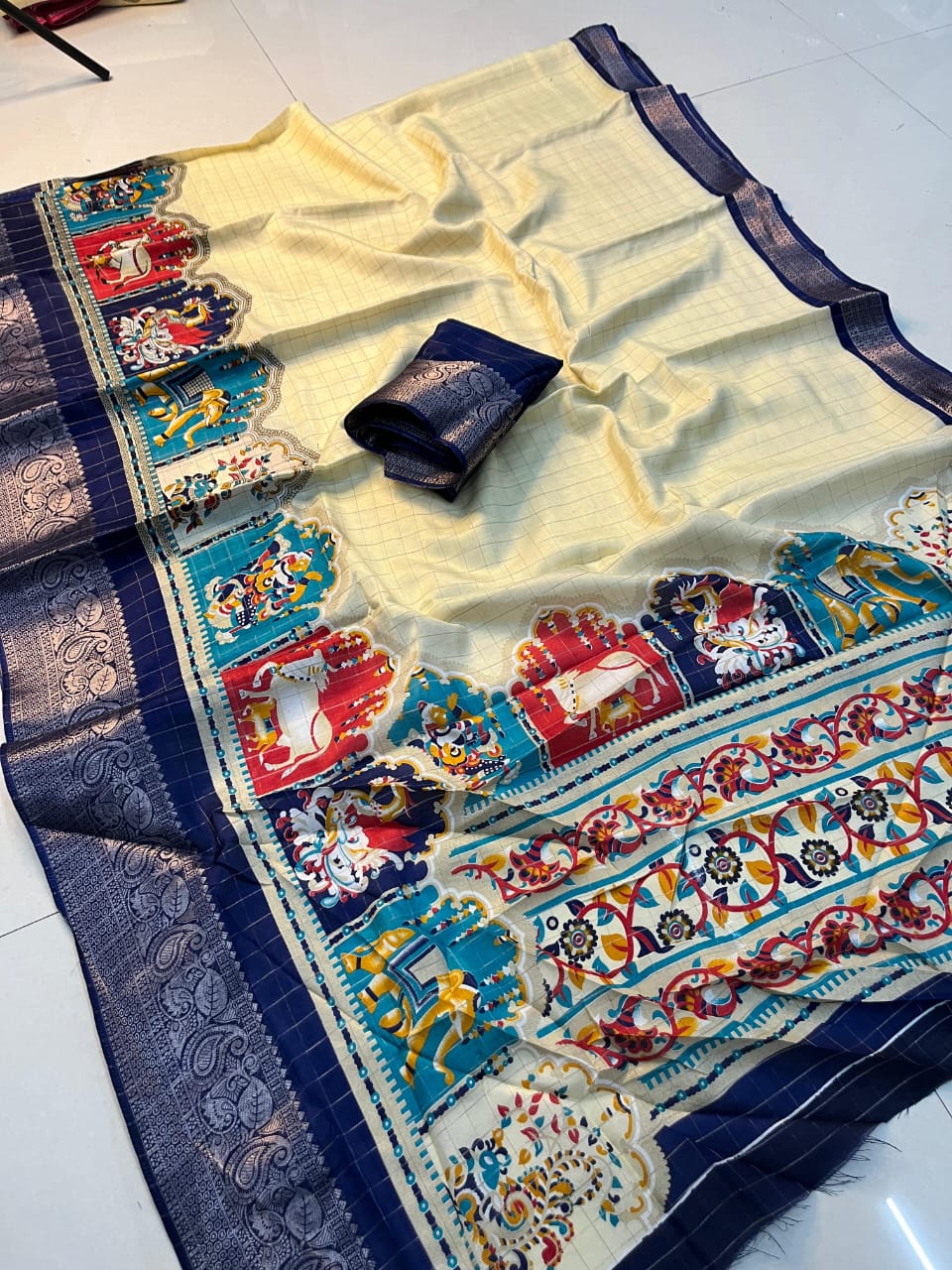 Soft Dola Silk Batik Saree with Jacquard Border – Artistic Elegance for Boutique Ethnic Collections